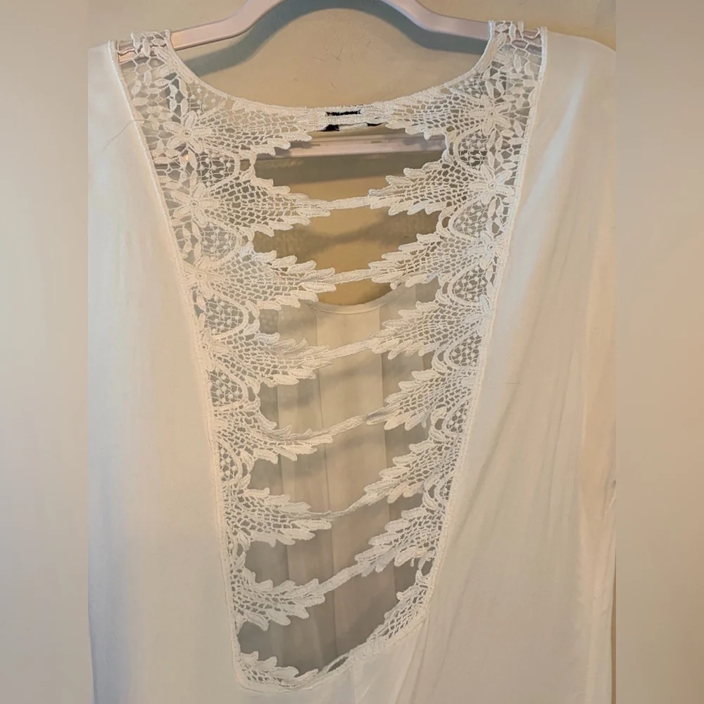 Molly Bracken Oversized Boho Lace Back Blouse | White Viscose - Picture 6 of 6